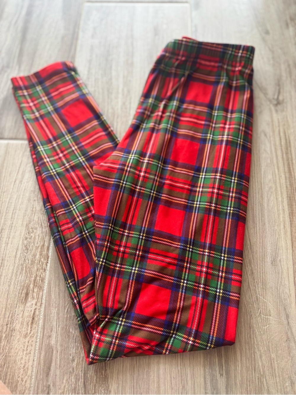 Women's Red Plaid Leggings - Stretchy Holiday Tartan
